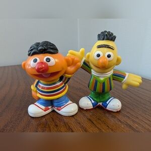 Sesame Street Bert & Ernie Hasbro Workshop 3" PVC Figures 2010